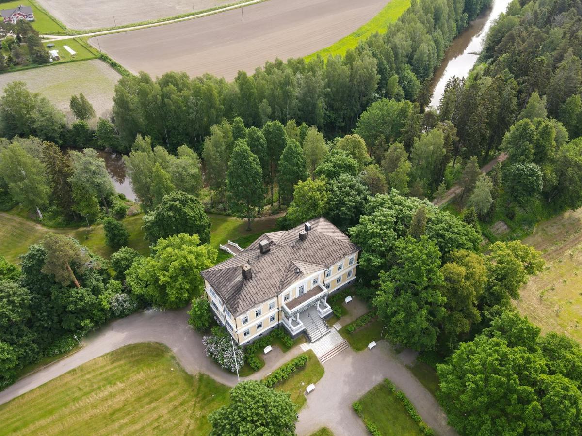 Sannasin Kartano Hotel Exterior photo